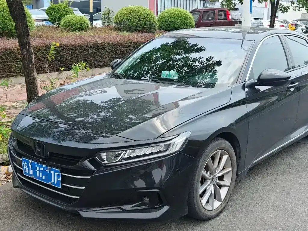 Honda Accord — фото 1