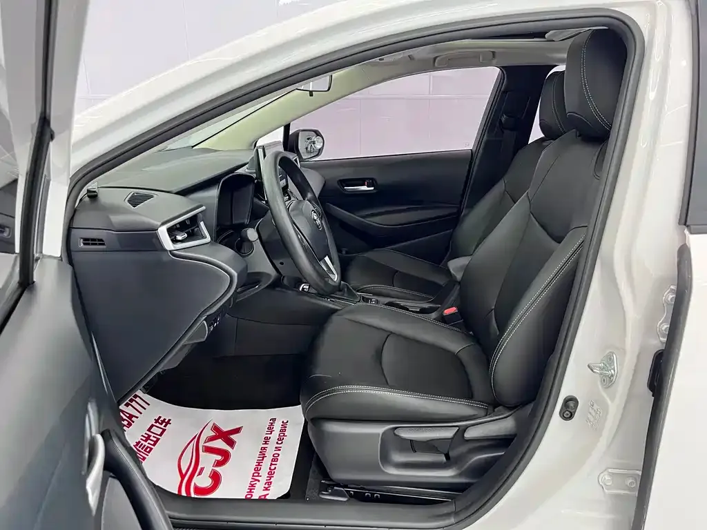 Toyota Corolla — фото 9