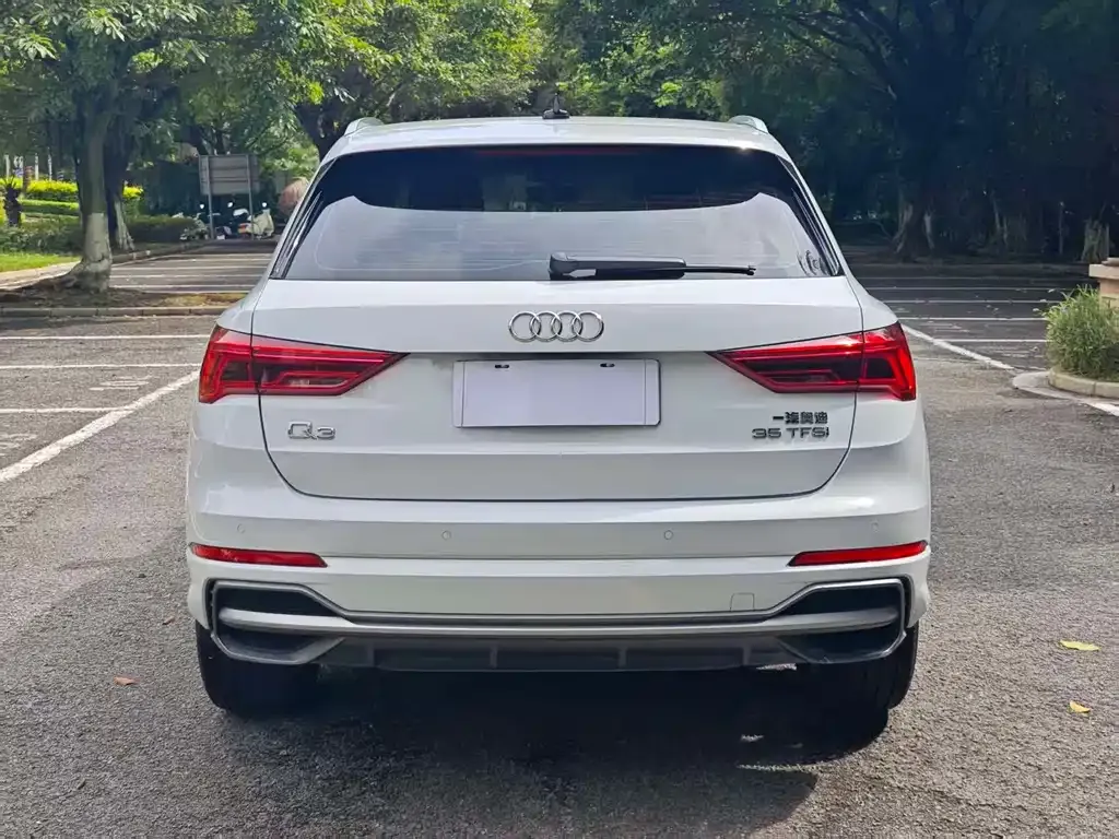 Audi Q3 — фото 8