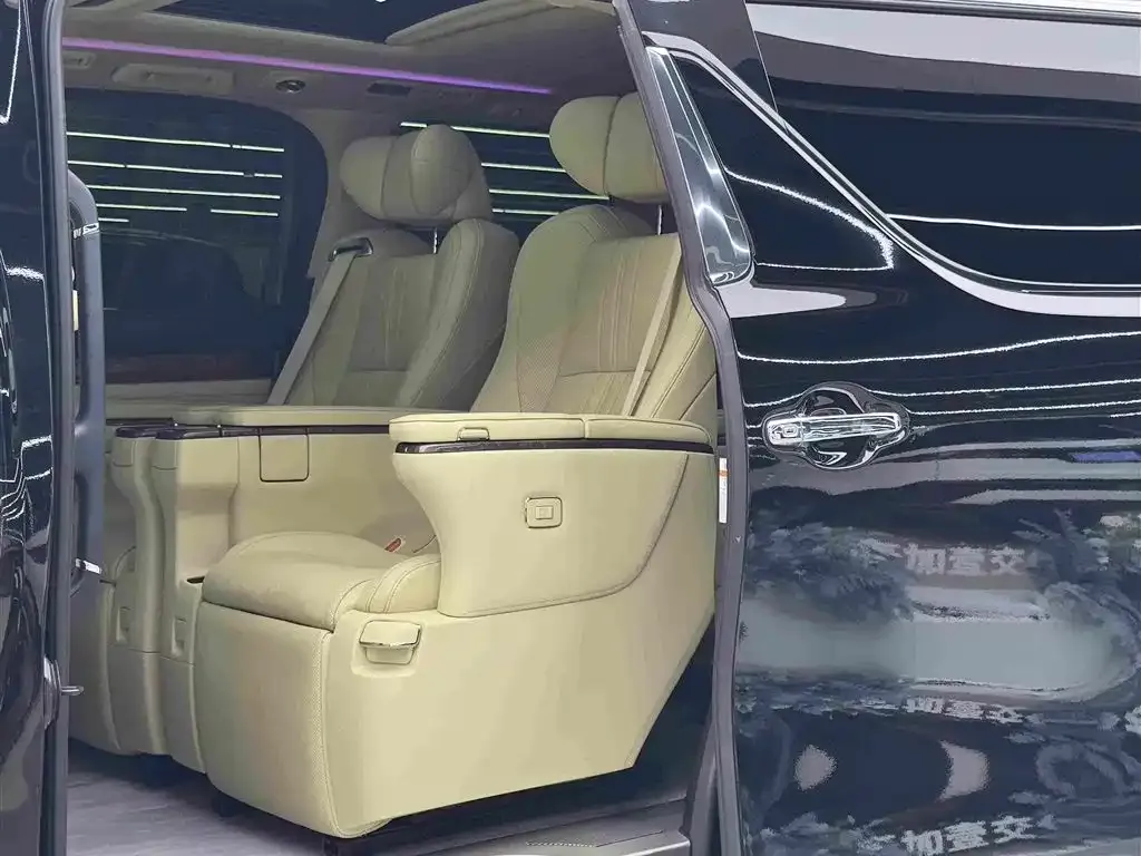 Toyota Vellfire — фото 5