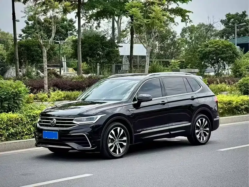 Volkswagen Tiguan L — фото 8