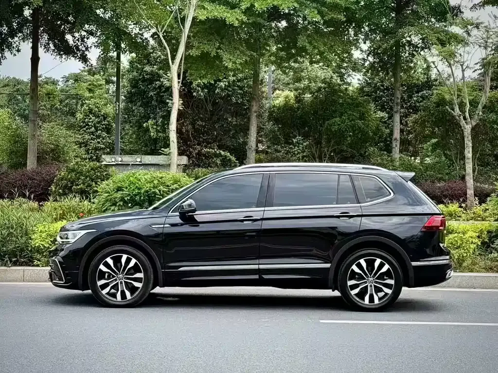 Volkswagen Tiguan L — фото 5