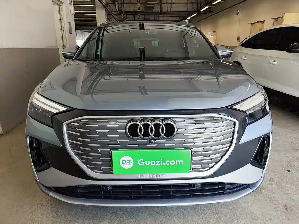 Audi Q4 e-tron — фото 4