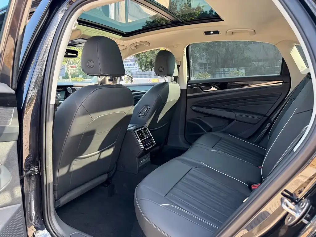 Volkswagen Passat — фото 6