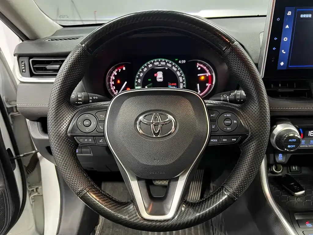 Toyota RAV4 — фото 2