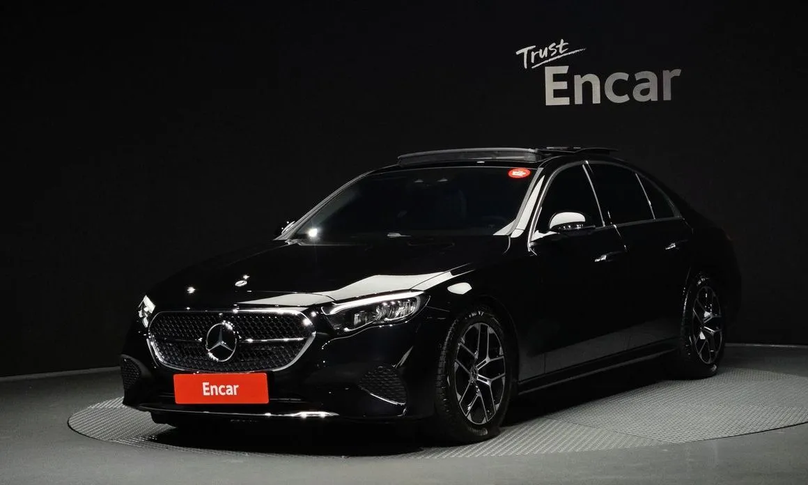 Mercedes-Benz E-Class — фото 1