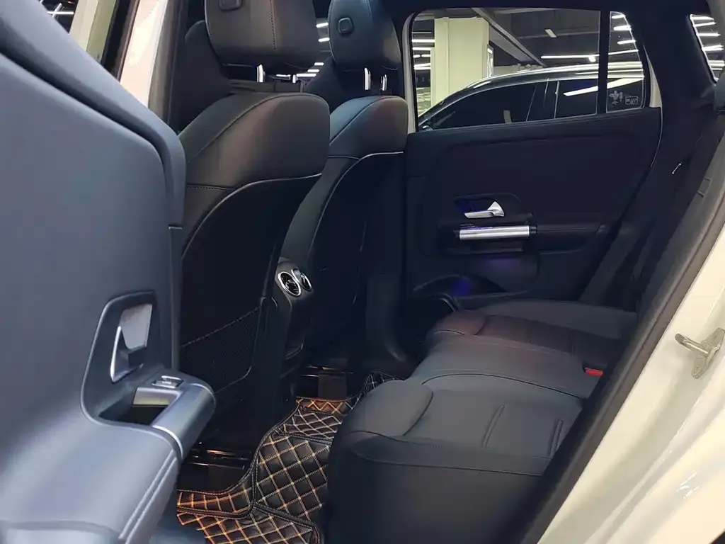 Mercedes-Benz GLA — фото 9