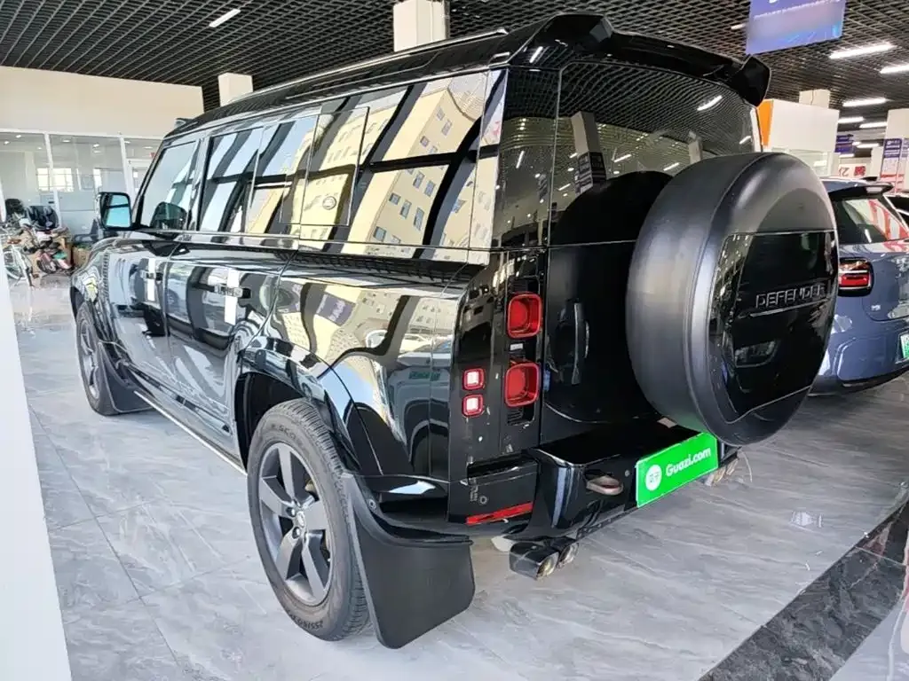 Land Rover Defender — фото 10