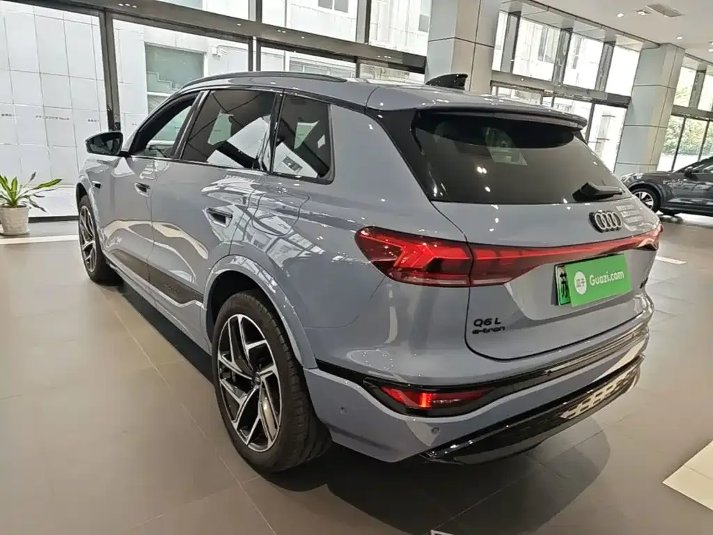 Audi Q6L e-tron — фото 6
