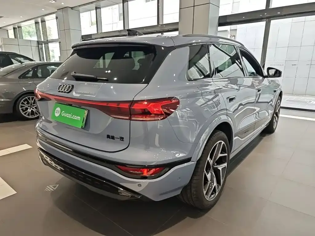 Audi Q6L e-tron — фото 10