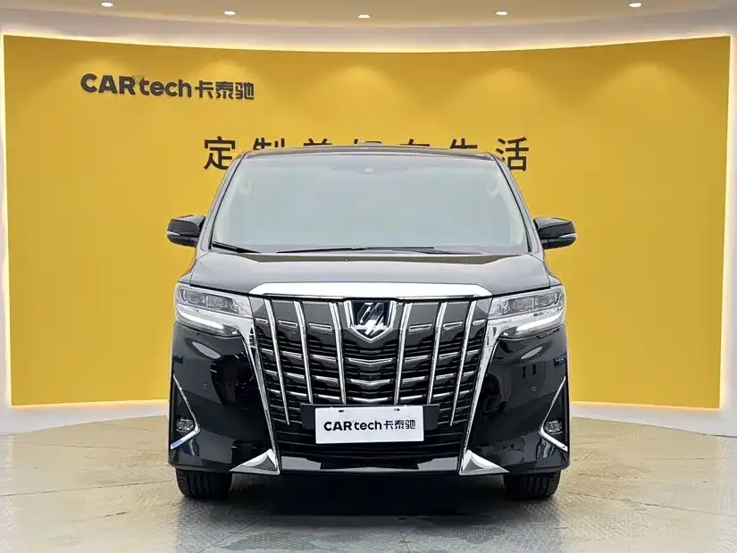 Toyota Alphard — фото 2