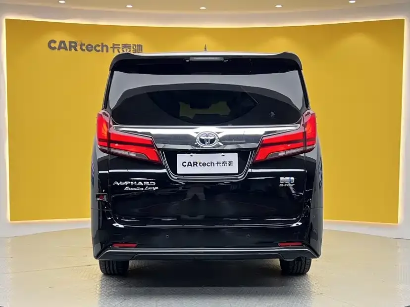 Toyota Alphard — фото 3