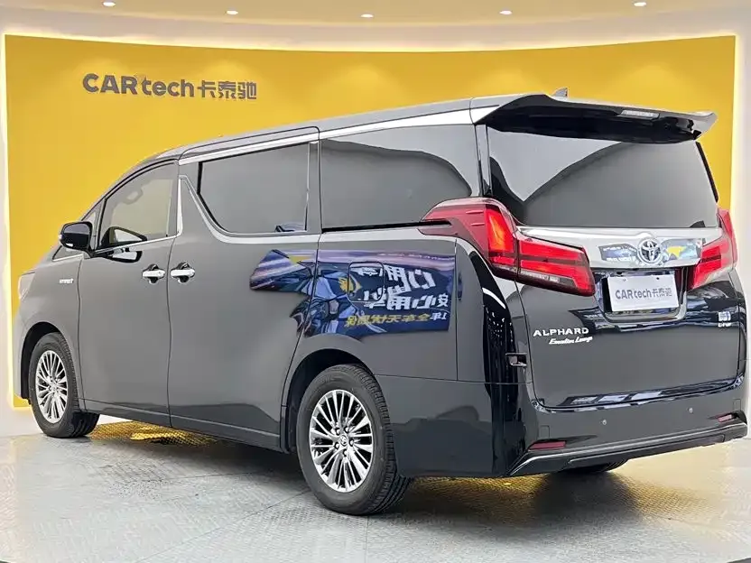 Toyota Alphard — фото 8