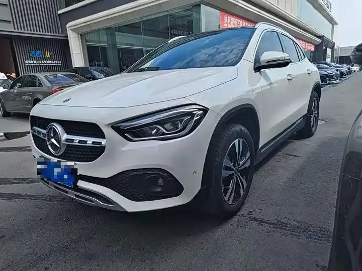 Mercedes-Benz GLA — фото 1