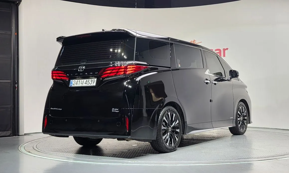 Toyota Alphard — фото 6