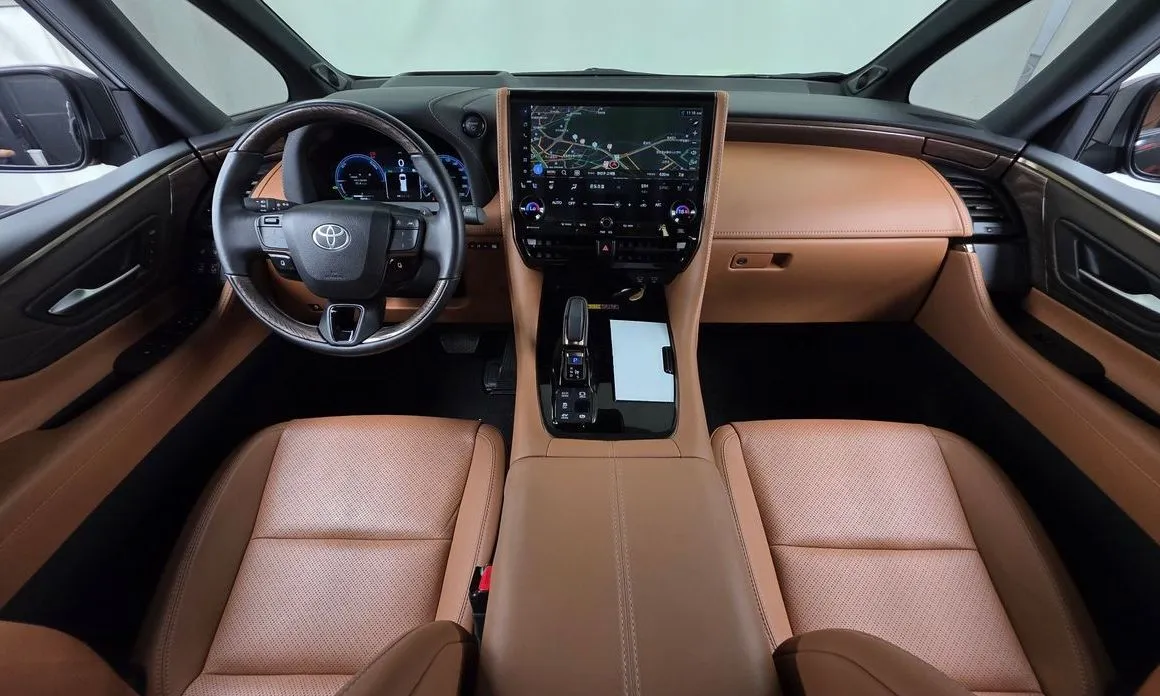 Toyota Alphard — фото 2