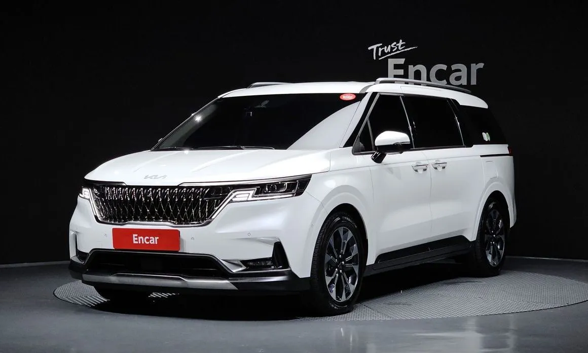 Kia Carnival — фото 1