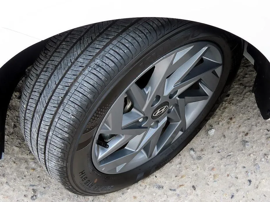 Hyundai AVANTE — фото 9