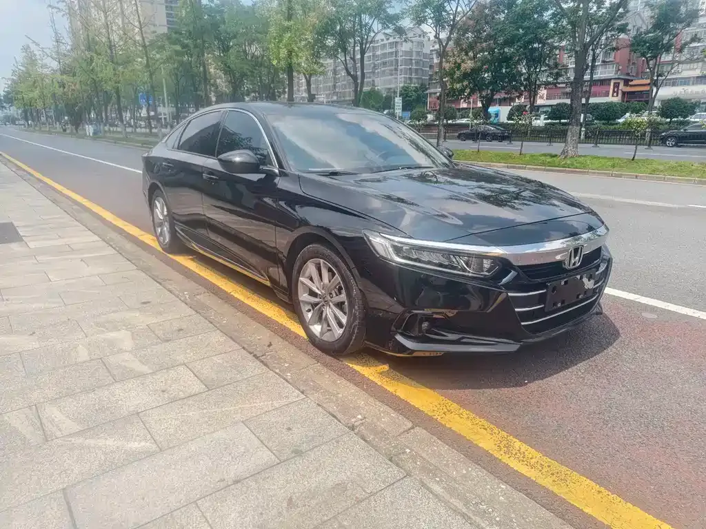 Honda Accord — фото 1