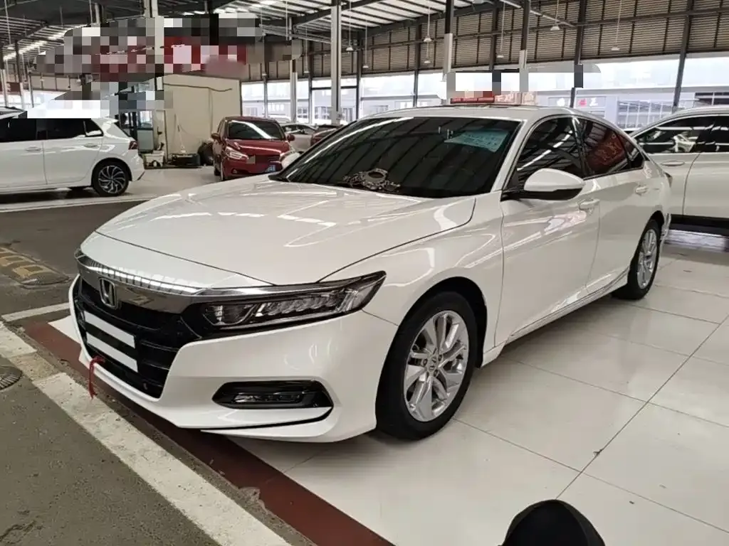 Honda Accord — фото 1