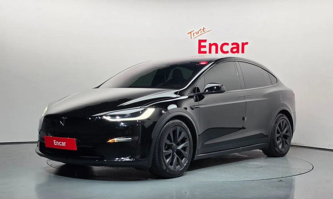 Tesla Model X — фото 1
