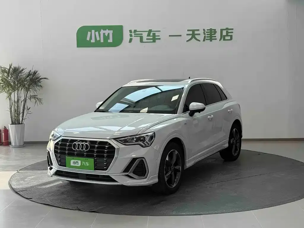 Audi Q3 — фото 1