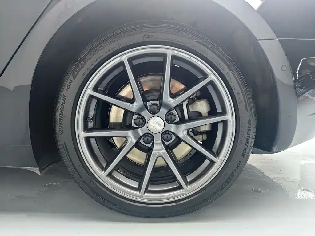 Tesla Model 3 — фото 6