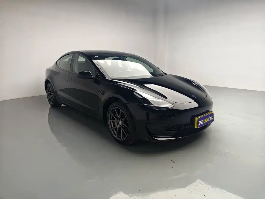 Tesla Model 3 — фото 4
