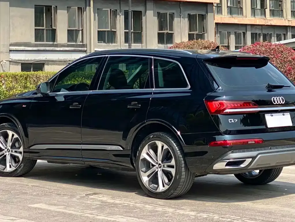 Audi Q7 — фото 5