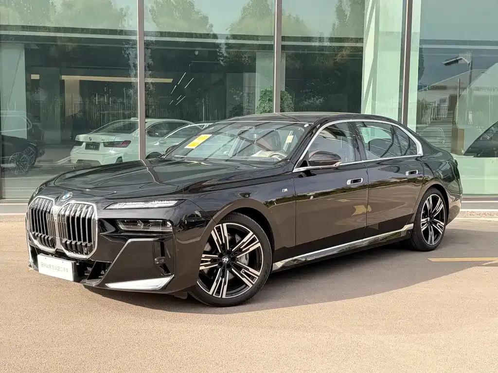 BMW 7 Series — фото 10