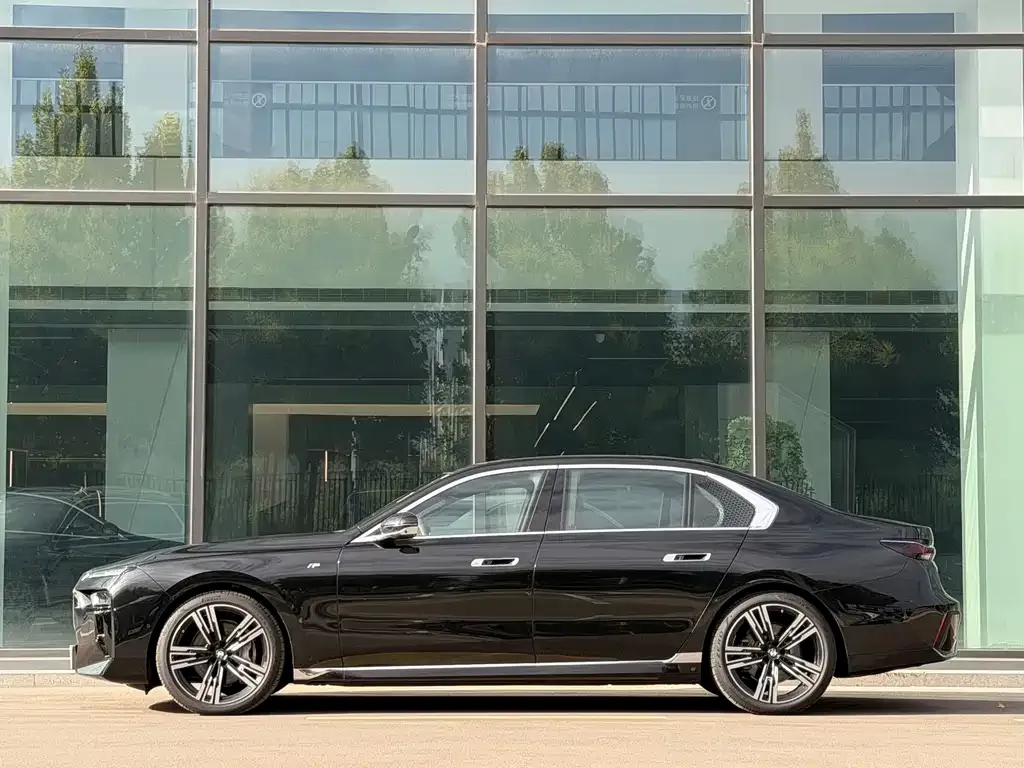 BMW 7 Series — фото 4