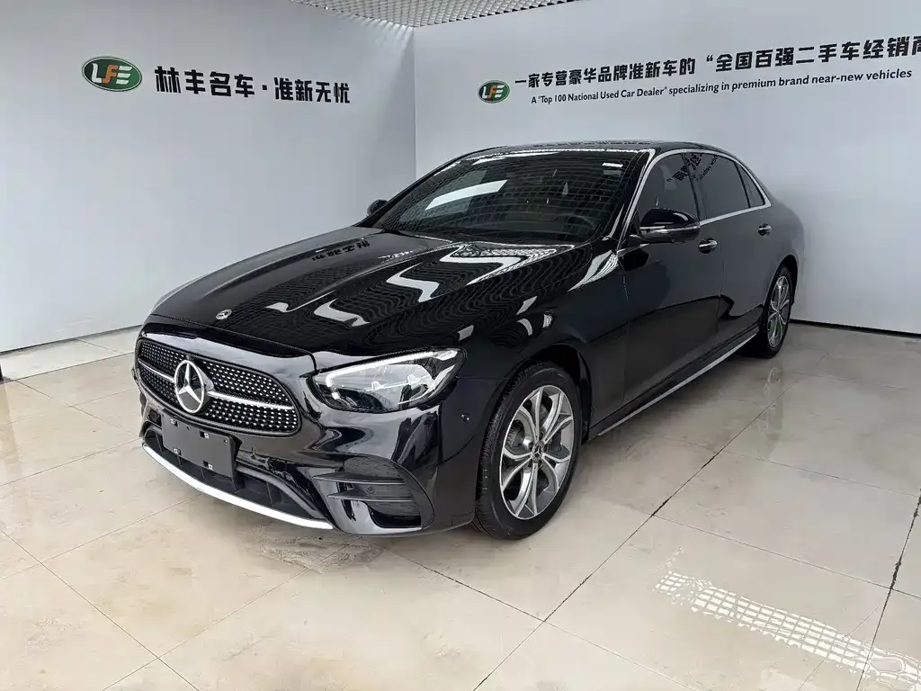 Mercedes-Benz E-Class — фото 1