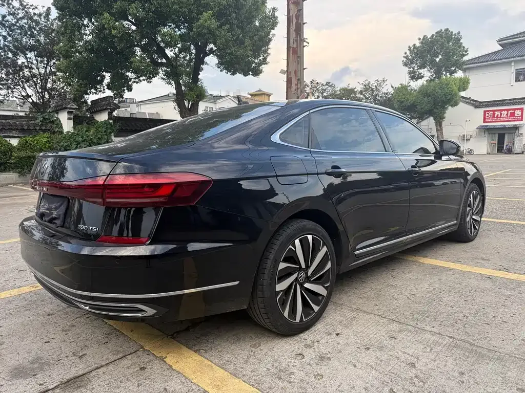 Volkswagen Passat — фото 9