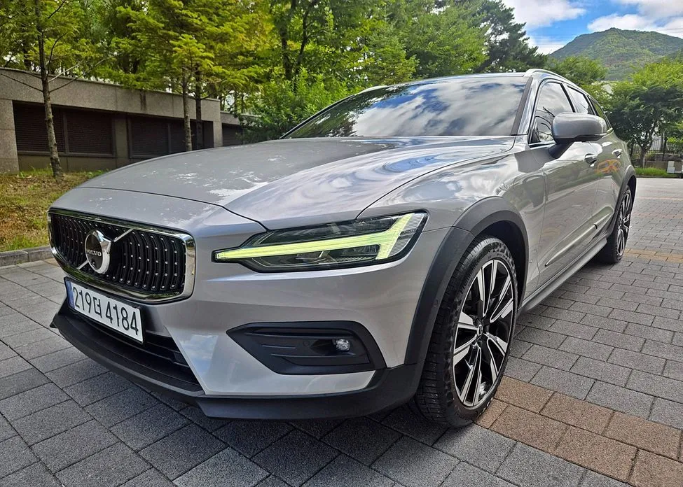 Volvo V60 — фото 9