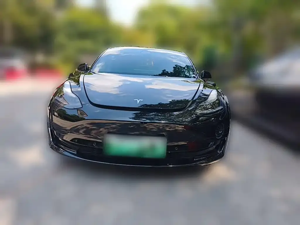 Tesla Model 3 — фото 4