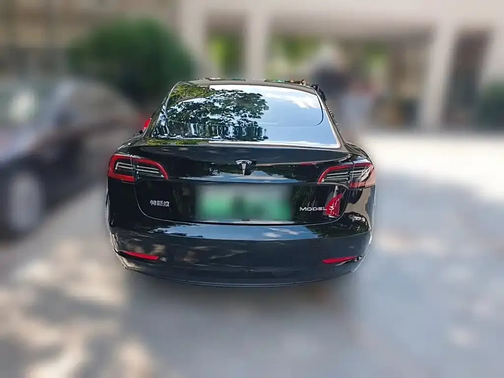 Tesla Model 3 — фото 5