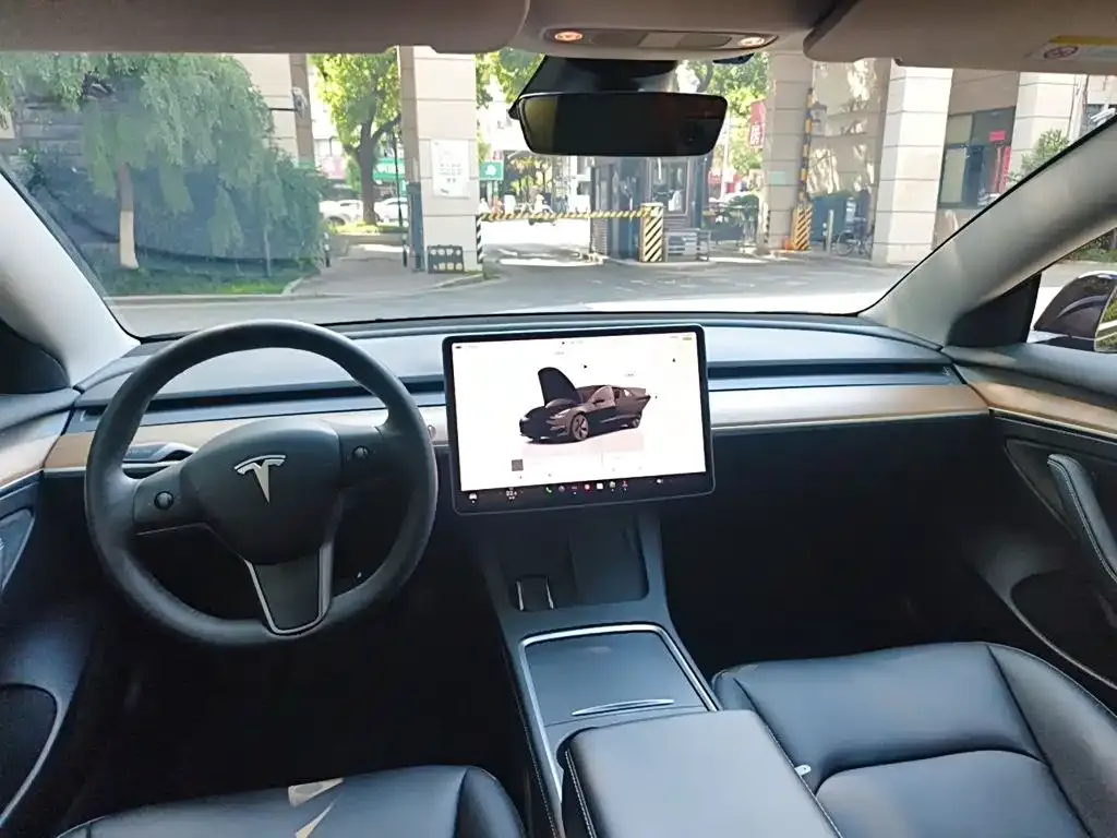 Tesla Model 3 — фото 6