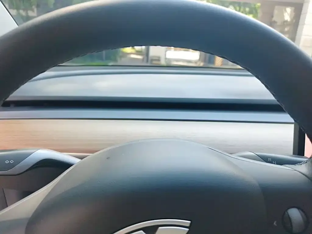 Tesla Model 3 — фото 7