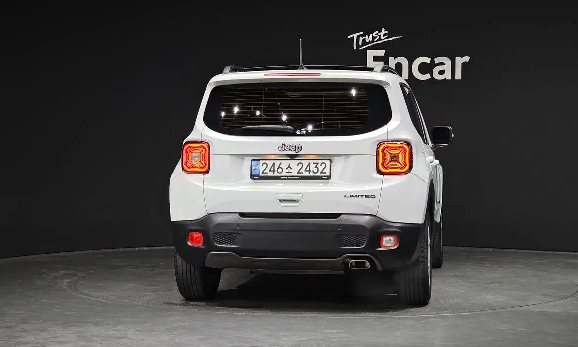 Jeep Renegade — фото 2
