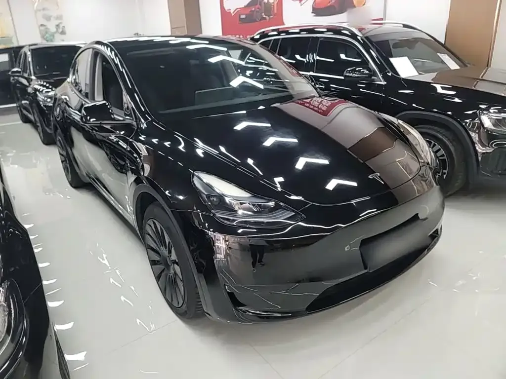 Tesla Model Y — фото 8