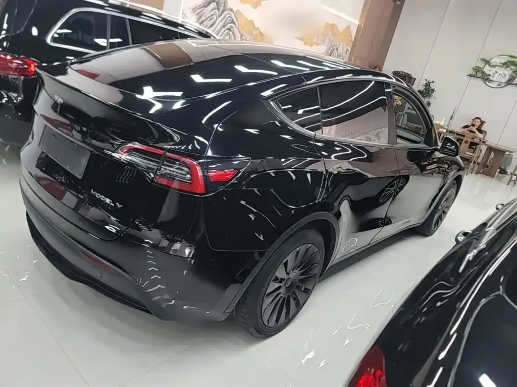 Tesla Model Y — фото 7