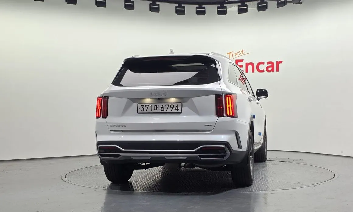 Kia Sorento — фото 8