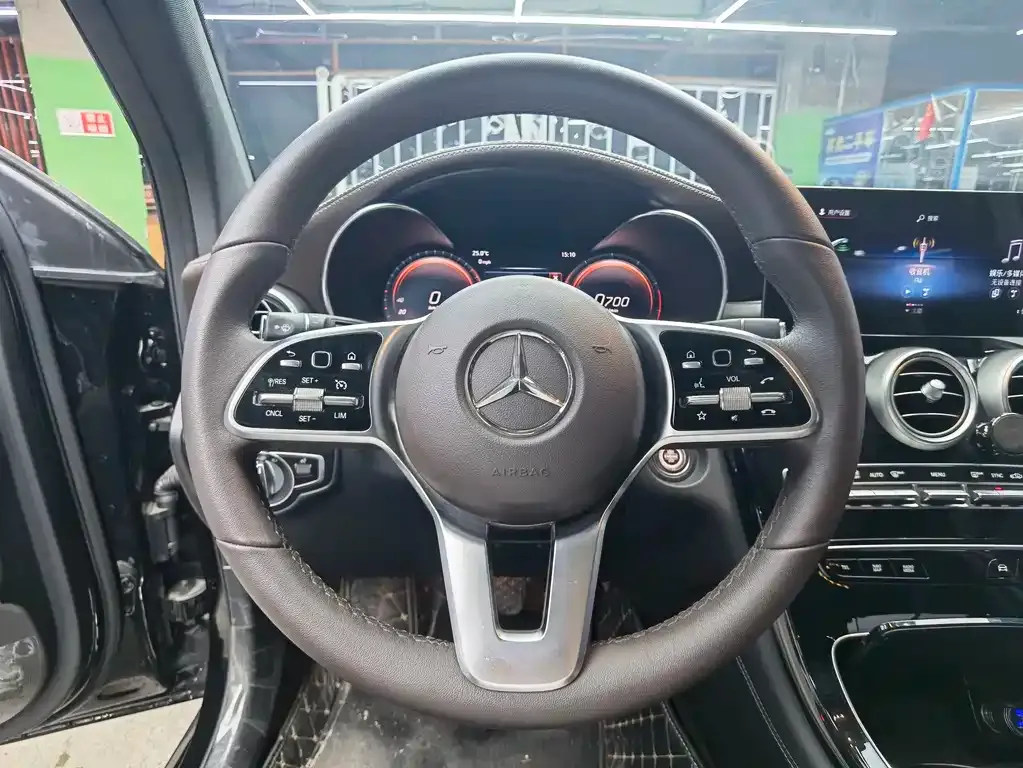 Mercedes-Benz GLC — фото 2