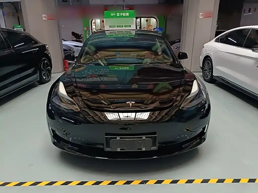 Tesla Model 3 — фото 3