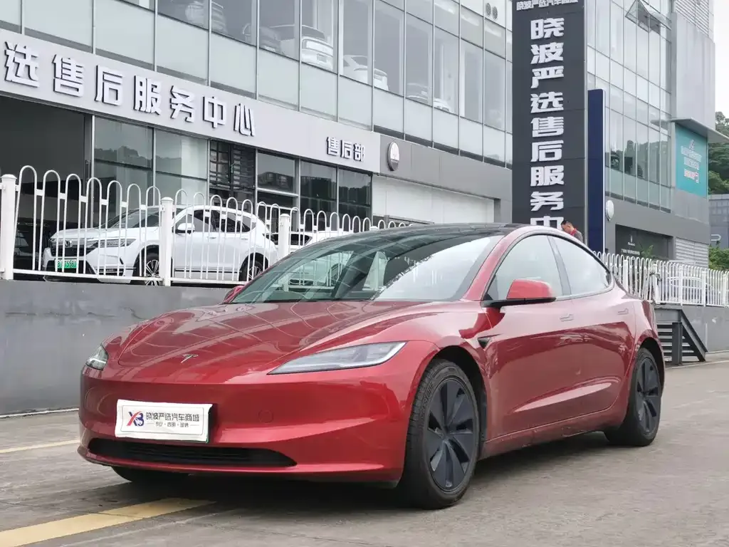 Tesla Model 3 — фото 1