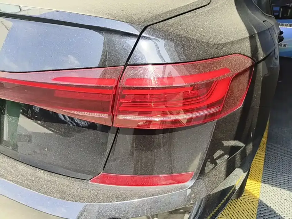 Volkswagen Passat — фото 4