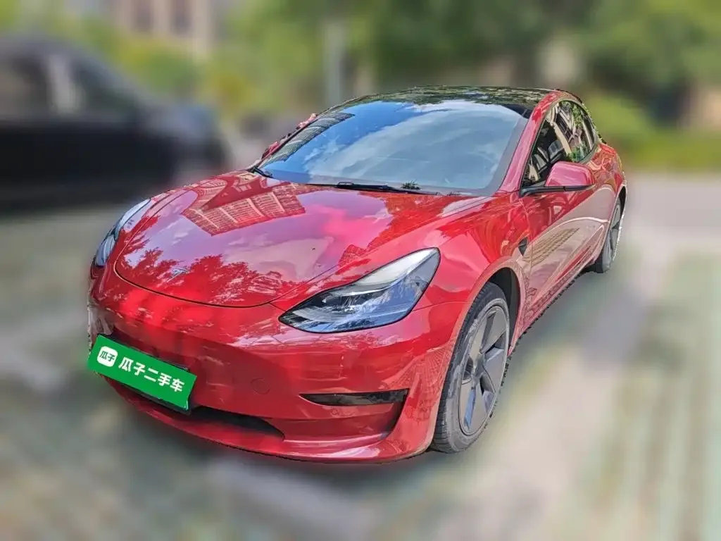 Tesla Model 3 — фото 1