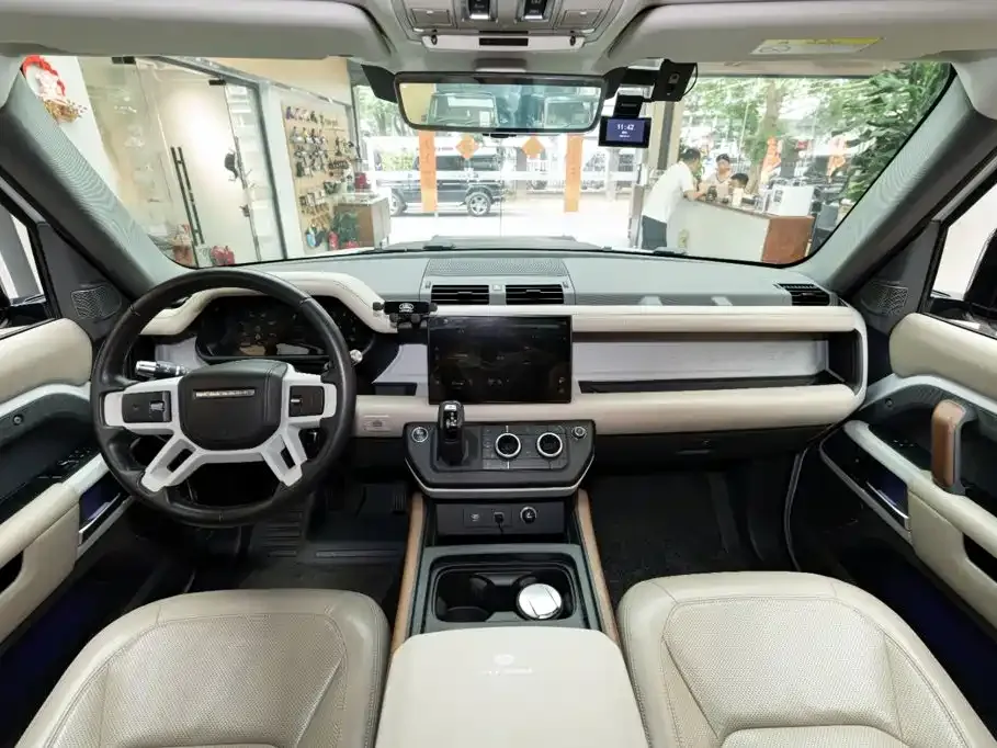 Land Rover Defender — фото 5