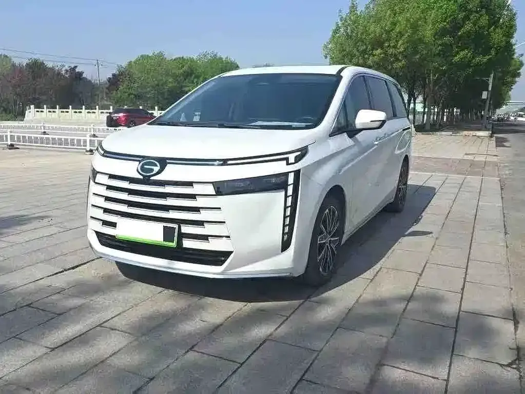 GAC Motor Trumpchi E8 — фото 1