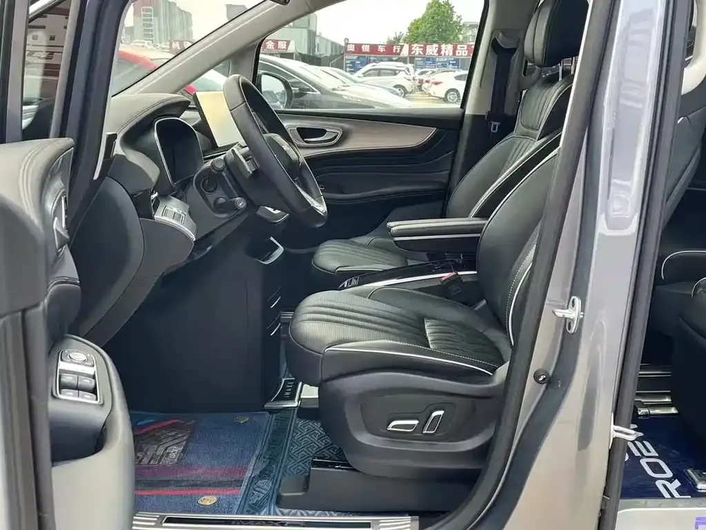 Roewe iMAX8 — фото 3